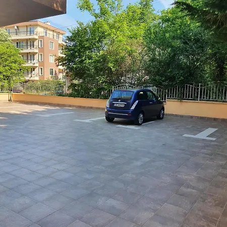 капри 3*