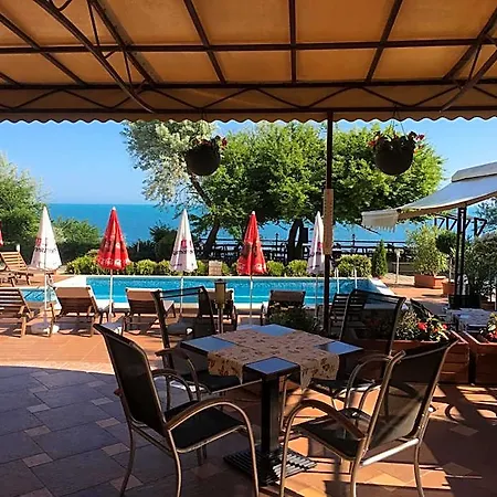 فندق Capri 3*