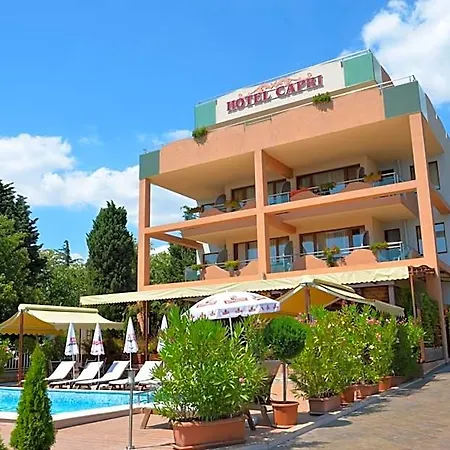 Capri 3*