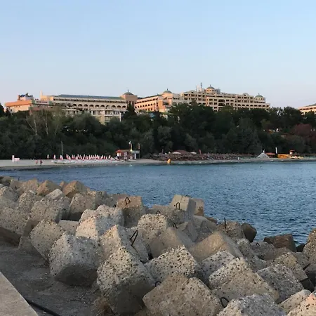 Capri Готель